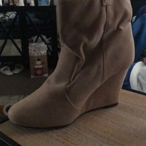 Colin Stuart Taupe Faux Suede Wedge Booties. Size 8.5